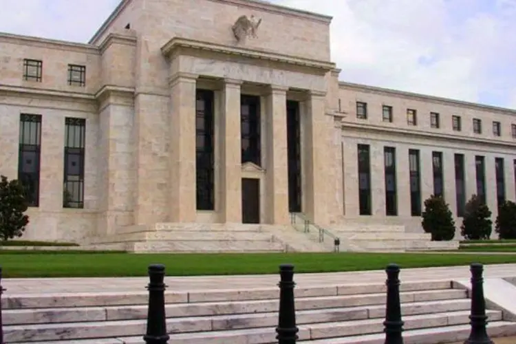 
	Federal Reserve: &quot;O setor imobili&aacute;rio fortaleceu-se ainda mais, mas a pol&iacute;tica fiscal tornou-se mais restritiva&quot;, disse o banco central norte-americano.
 (ARQUIVO/WIKIMEDIA COMMONS)