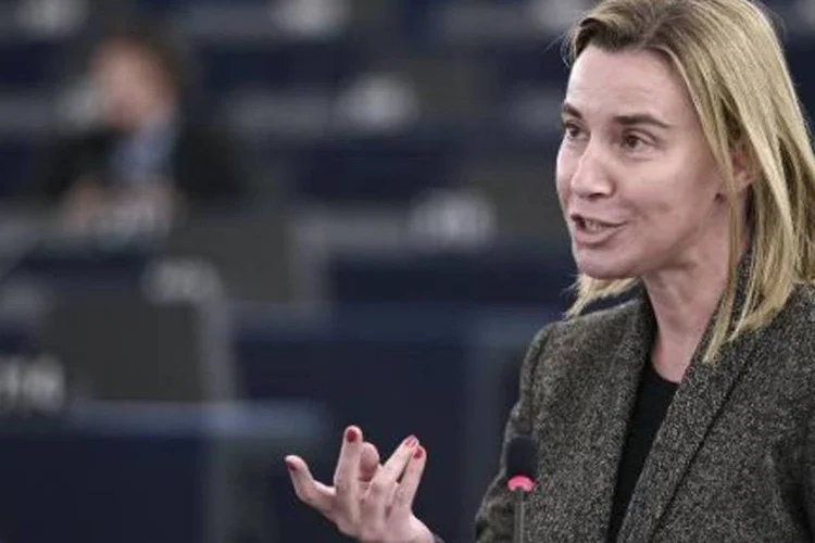 A chefe da diplomacia europeia, Federica Mogherini: ela publicou nesta um comunicado pedindo o fim da tortura no mundo (Frederick Florin/AFP)