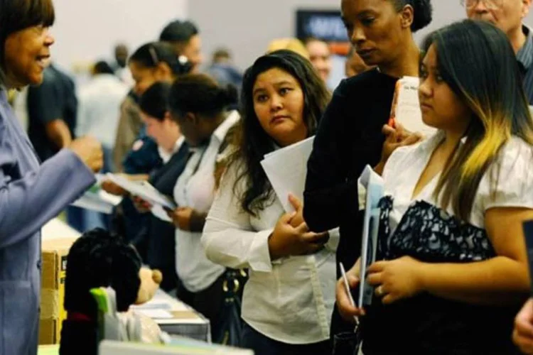 Feira de carreira nos EUA: 4,27 milhões de pessoas recebem seguro-desemprego no país (Kevork Djansezian/Getty Images)