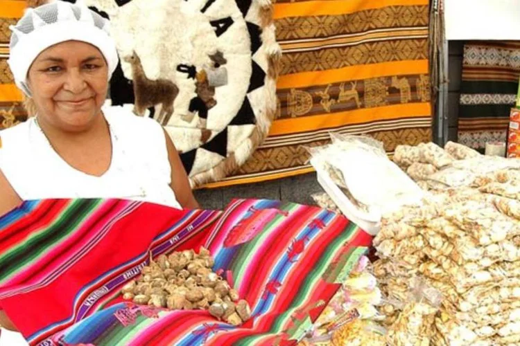 Cereais à venda em feira de São Paulo: grupo Alimentação subiu 1,38% no IPC-S (Gladstone Campos/VEJA São Paulo)