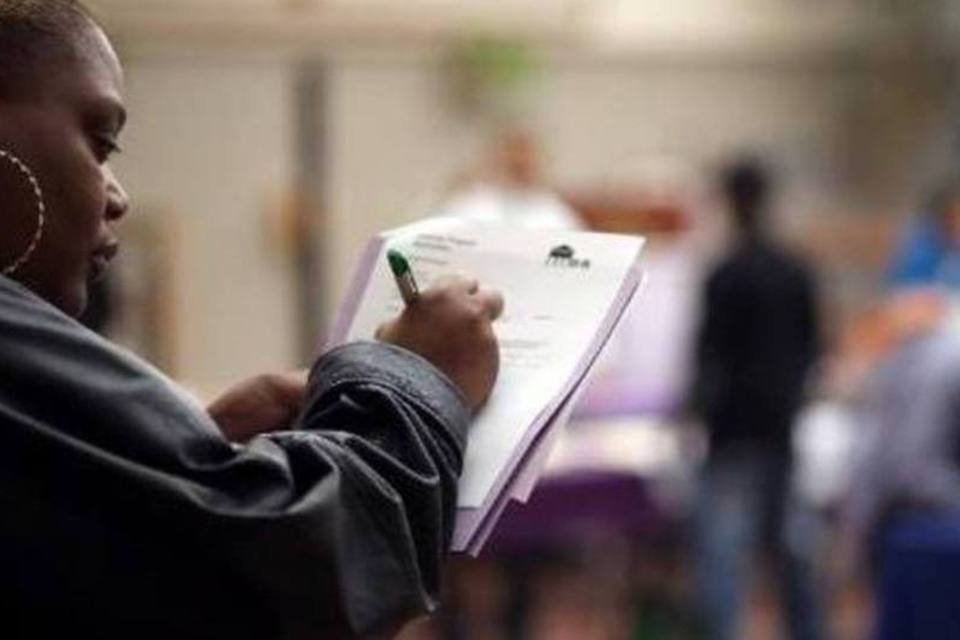 Ações caem e foco passa para dados de emprego nos EUA