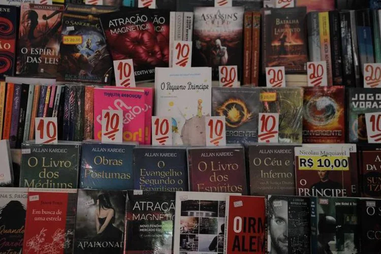 
	Livros: destacou-se o resulado do grupo Educa&ccedil;&atilde;o, Leitura e Recrea&ccedil;&atilde;o, cujos pre&ccedil;os subiram 0,50 por cento
 (Fernando Frazão/ Agência Brasil)