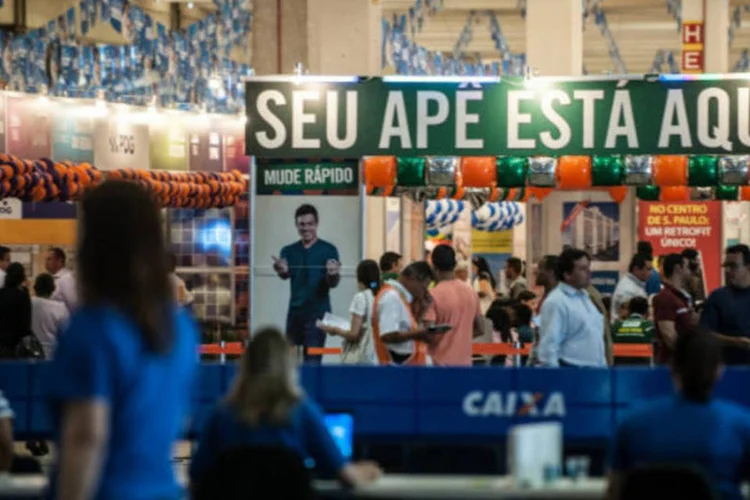 
	A Caixa estima que o Feir&atilde;o deva totalizar entre R$ 14,6 bilh&otilde;es e R$ 15,2 bilh&otilde;es em neg&oacute;cios em 2013
 (Marcelo Camargo/ABr)
