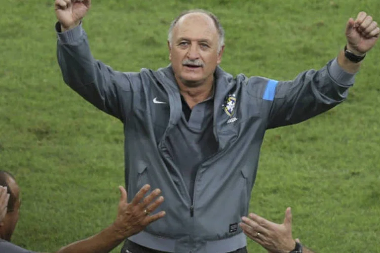 
	Felip&atilde;o: O t&eacute;cnico deu pistas de que Willian, Ramires ou Bernard podem substituir Neymar
 (REUTERS/Paulo Whitaker)