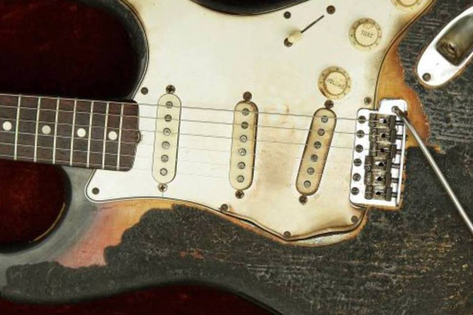 Um modelo Stratocaster de 1965, que foi usado por Jimi Hendrix: a Fender havia registrado pedido para realizar a oferta de até US$ 200 milhões em março (Peter Macdiarmid/Getty Images)