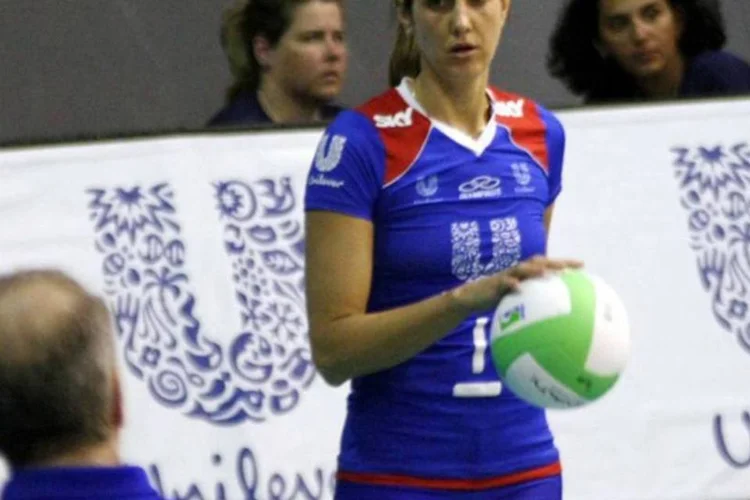 Embora saia das quadras, Fernanda há de estar sempre atuando na área esportiva (Divulgação/CBV)