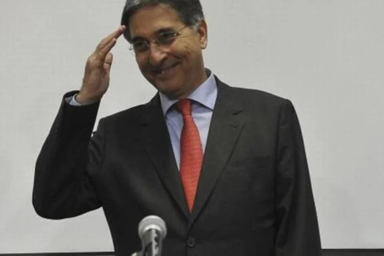 
	O ministro do Desenvolvimento, Ind&uacute;stria e Com&eacute;rcio Exterior, Fernando Pimentel se reuniu com Ra&uacute;l Castro
 (Fábio Rodrigues Pozzebom/Agência Brasil)