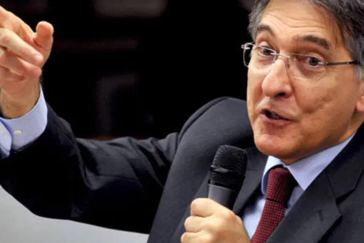 
	Fernando Pimentel: ministro afirmou tamb&eacute;m que a economia tem condi&ccedil;&otilde;es de manter uma taxa de crescimento de 4% nos pr&oacute;ximos anos
 (Antônio Cruz/ABr)