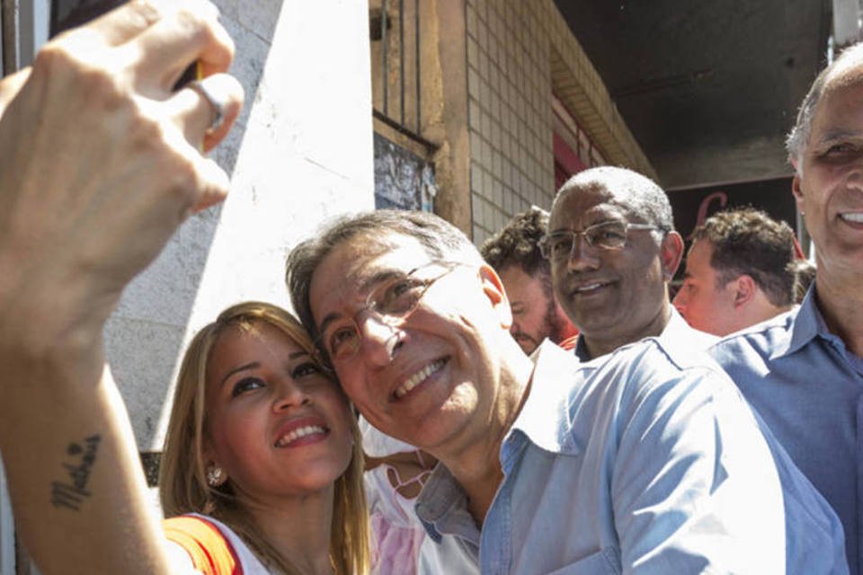 Pimentel seria eleito em primeiro turno em MG, diz Ibope