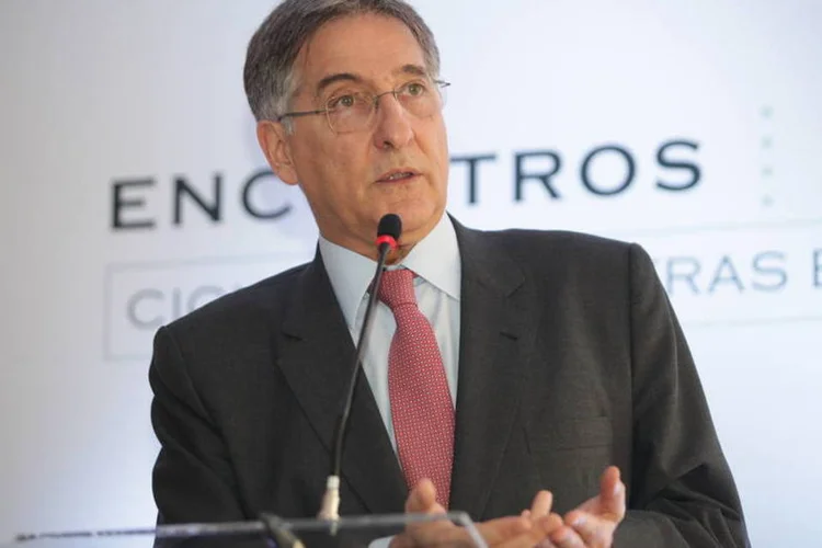
	Fernando Pimentel: uma decis&atilde;o do STF paralisou o tr&acirc;mite do processo contra Pimentel no STJ at&eacute; que o caso seja resolvido pelo &oacute;rg&atilde;o m&aacute;ximo de decis&otilde;es judiciais do Tribunal
 (Denis Ribeiro/Exame)
