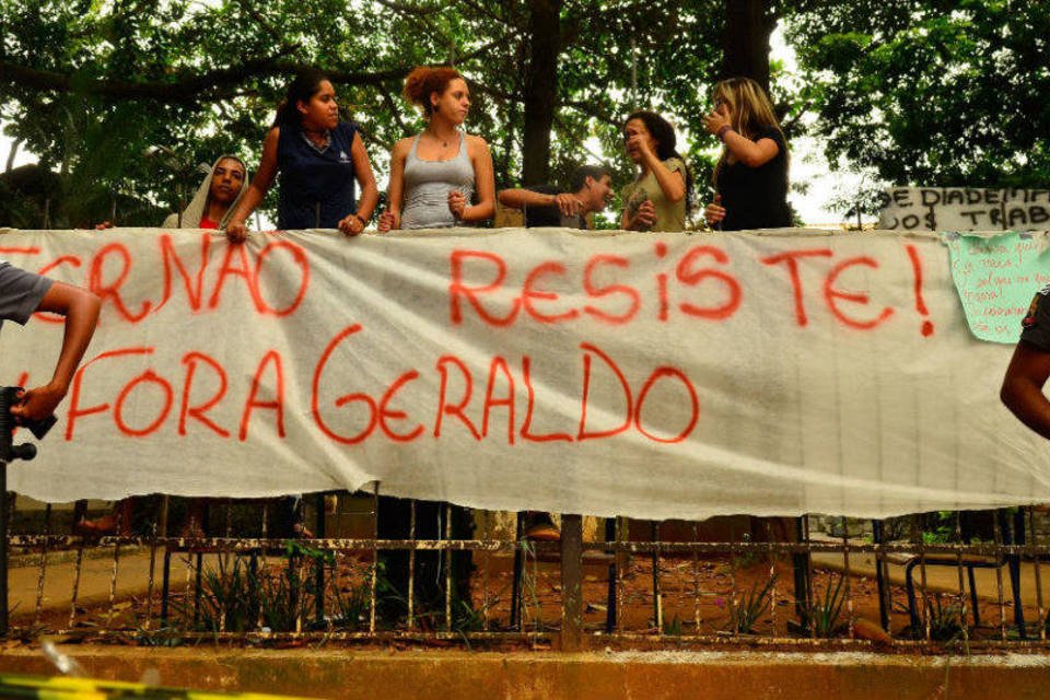 Protesto de alunos termina em confronto com a PM em SP