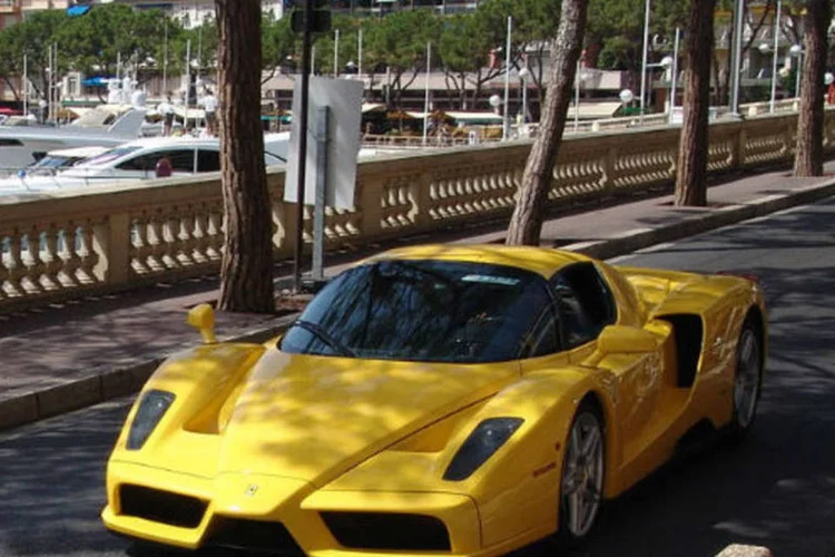 Tecnologia equipará sucessora da Ferrari Enzo (Creative Commons/Endlezz)