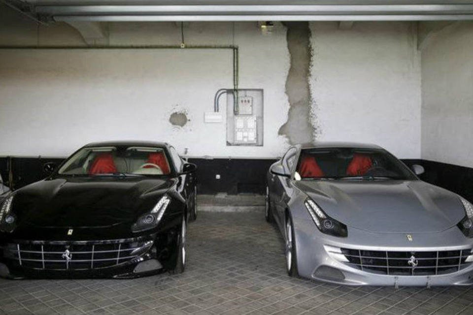 Ferraris de ex-rei da Espanha serão leiloadas pelo Tesouro