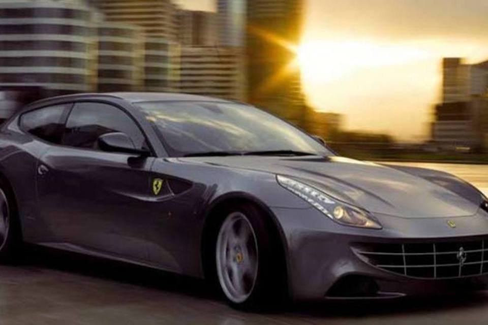 Ferrari traz FF por R$ 2,7 milhões