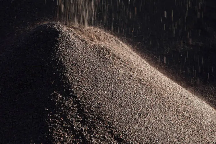 Ferro: minério com teor de 62 ferro, uma referência para o mercado, atingiu 97,90 dólares por tonelada (Rich Press/Bloomberg)