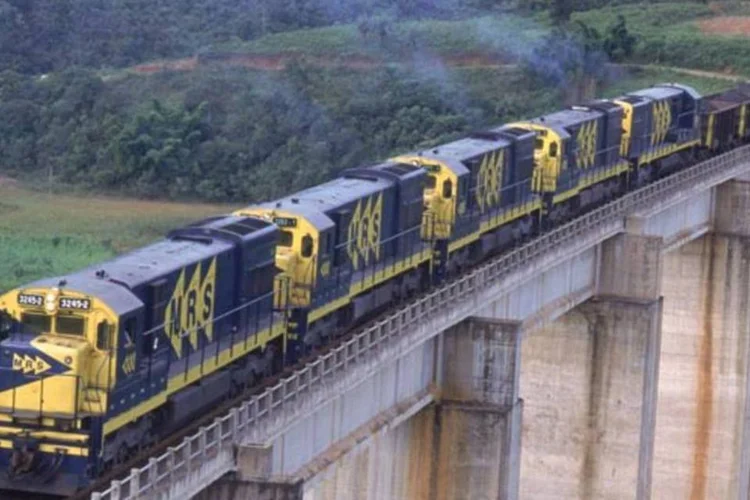 Entre 1960 e 2009, a malha ferroviária brasileira encolheu, passando de quase 40 mil km para pouco mais de 28 mil km (Eugenio Savio/Veja)