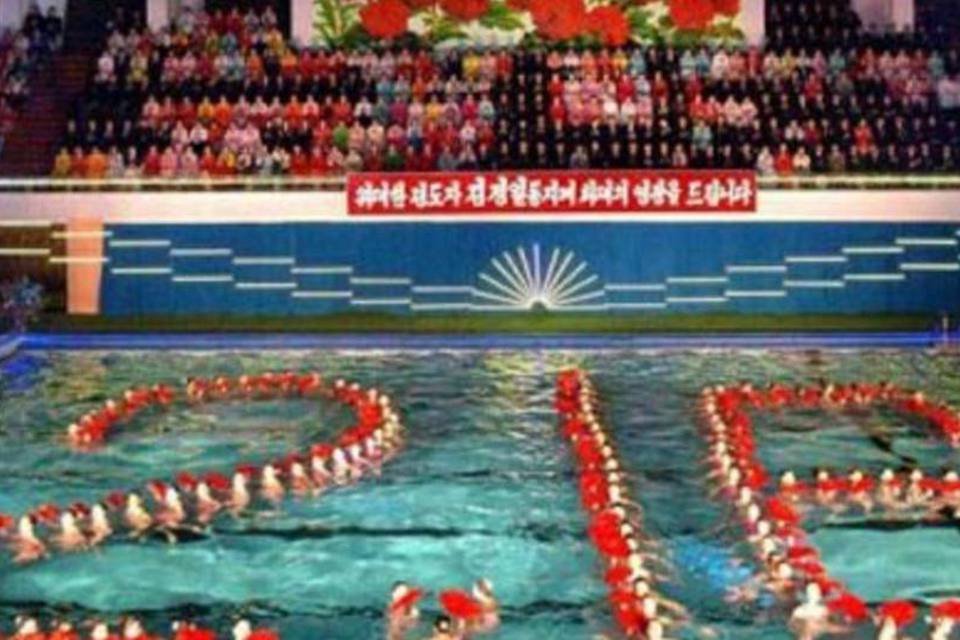 Apesar da miséria, Coreia do Norte celebra aniversário de Kim Jong-Il