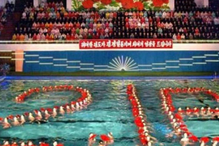 Festa de aniversário de Kim Jong-Il: líder da Coreia do Norte prepara sucessão para seu filho (AFP)