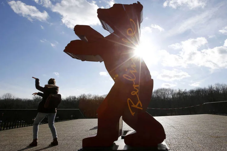 
	Berlinale: o festival tamb&eacute;m organizar&aacute; iniciativas para ajudar os refugiados, incluindo arrecada&ccedil;&atilde;o de fundos e est&aacute;gios nos sets
 (Fabrizio Bensch/Reuters)