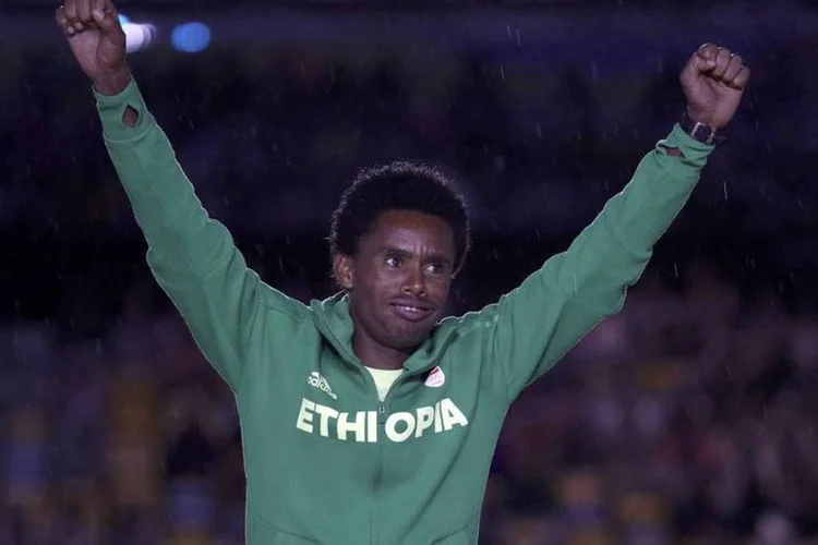 Feyisa Lilesa: maratonista integra a etnia oromo, que se opõe ao governo da Etiópia (Stoyan Nenov/Reuters)