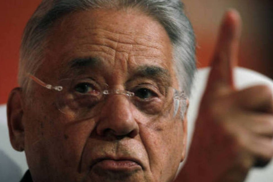 Nobel deveria ir para presidente, ironiza FHC