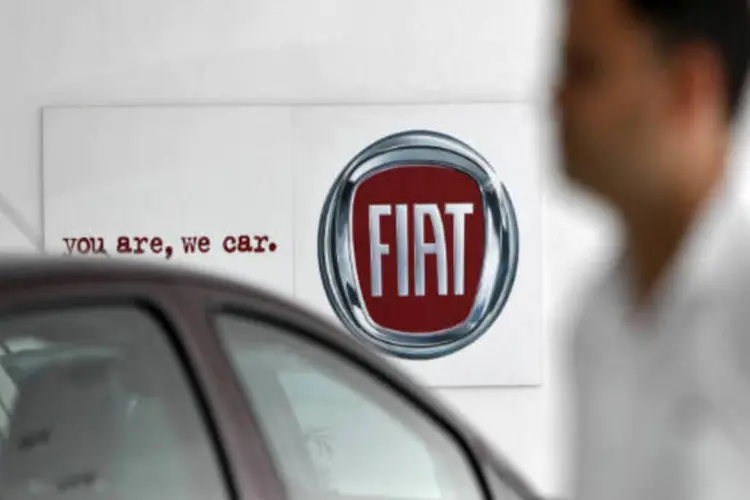 
	A Fiat registrou a maior queda de vendas entre os principais fabricantes do continente no m&ecirc;s passado, 13,6%, seguida pelo recuo de 10,9% da Peugeot
 (Mansi Thapliyal/Reuters)