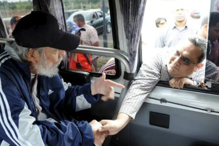 O líder cubano Fidel Castro fala com delegação de venezuelanos em Havana, Cuba (Estudios Revolucion/Cubadebate Handout via Reuters)