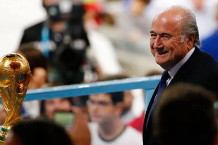 
	Presidente da Fifa, Joseph Blatter: nenhum outro evento da federa&ccedil;&atilde;o arrecadou tanto com a venda de ingressos como o do Brasil, diz jornal
 (Getty Images)