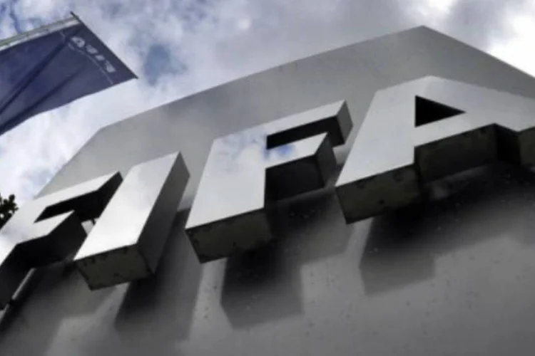
	Sede da Fifa: Federa&ccedil;&atilde;o proibiu jogadores exibirem camisas com mensagens pr&oacute;-Palestina em amistoso
 (Fabrice Coffrini/AFP)