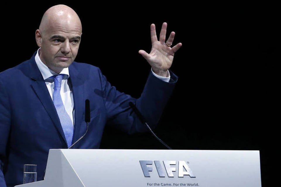 Infantino assume a Fifa e confirma Copa no Catar em 2022