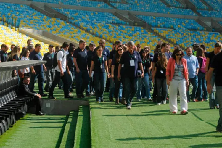 
	Representantes da FIFA e do COL no Maracan&atilde;:&nbsp;passarela ser&aacute; caminho exclusivo para convidados
 (Tânia Rêgo/Agência Brasil)
