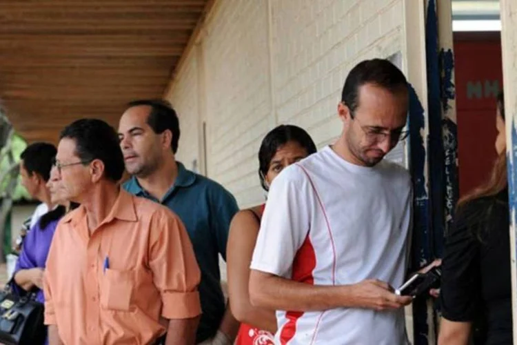 Fila para votação: segundo TRE-SP, a partir das 19h, 50% dos votos já terão sido apurados (Elza Fiúza/AGÊNCIA BRASIL)