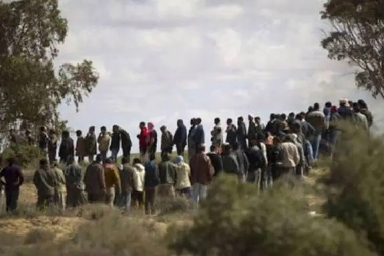 Fila de refugiados da Líbia: Ghoga rejeitou que o incidente de hoje tenha gerado uma crise com o Reino Unido (Joel Saget/AFP)