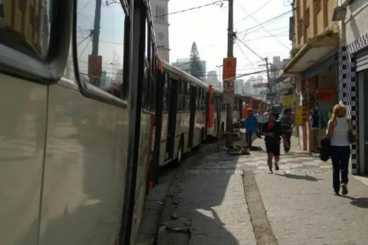 
	&Ocirc;nibus: &quot;Vou ter de ir andando de novo at&eacute; o Metr&ocirc; Butant&atilde;. Isso &eacute; uma porcaria!&quot;, disse cozinheira
 (Marco Prates/EXAME.com)