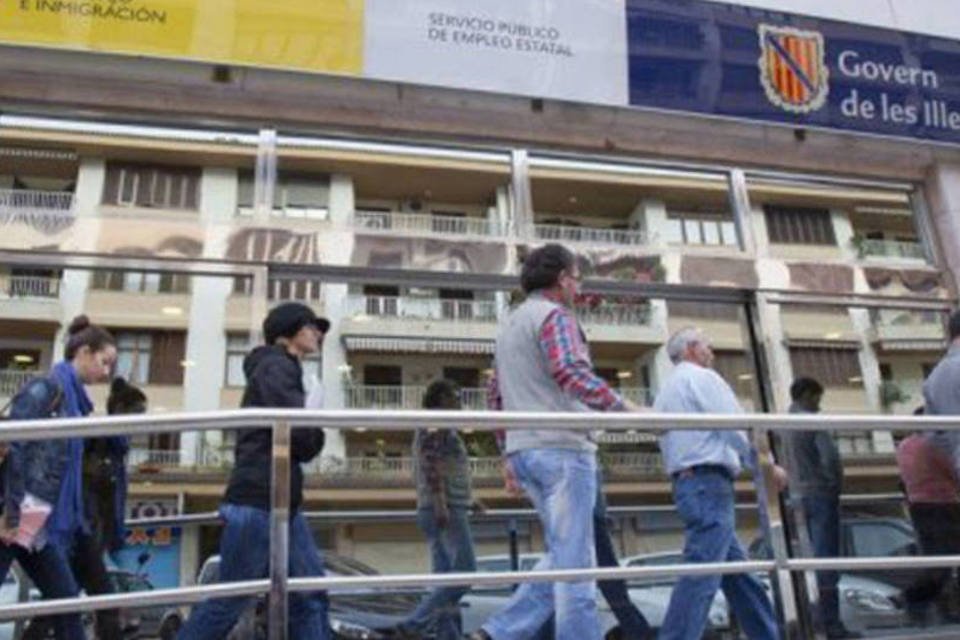 Espanha tem forte queda do desemprego