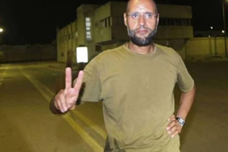 Seif al-Islam, filho de Kadafi, em Tripolí (Imed Lamloum/AFP)