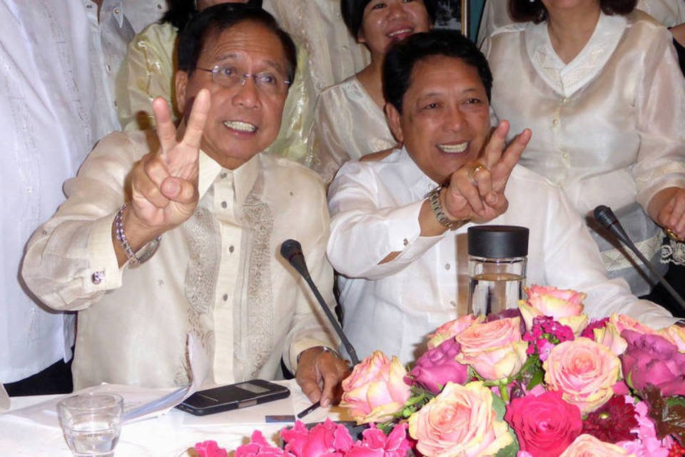 Governo filipino espera acordo de paz em 1 ano com rebeldes