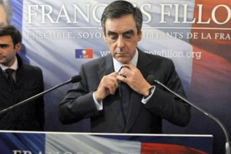 
	Fillon considera que a elei&ccedil;&atilde;o interna -que gerou acusa&ccedil;&otilde;es rec&iacute;procas de fraude- n&atilde;o &eacute; v&aacute;lida
 (AFP / Mehdi Fedouach)