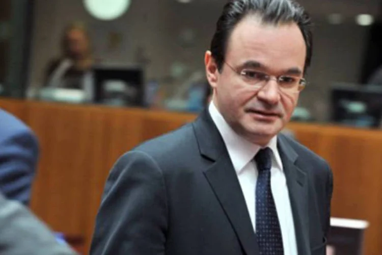 O ministro das Finanças da Grécia, Giorgos Papaconstantinou: país vai continuar a emitir títulos da dívida pública, apesar de taxa recorde de rendimento (.)
