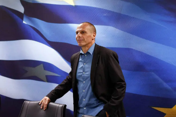 
	Ministro das Finan&ccedil;as da Gr&eacute;cia, Yanis Varoufakis: &quot;n&oacute;s na esquerda sabemos como atuar coletivamente sem p&ocirc;r o interesse nos privil&eacute;gios do cargo&quot;
 (Kostas Tsironis/Reuters)