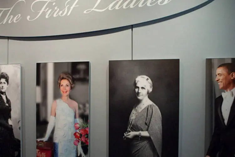 Um dos acervos favoritos do público são as galerias dedicadas aos vestidos das primeiras-damas, que foram usados em muitas cerimônias de posse em Washington (Divulgação/National Museum of American History)