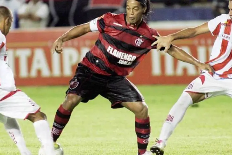 Sem patrocinador, Flamengo exibia endereço do site no peito dos jogadores (Fábio Borges/VIPCOMM)