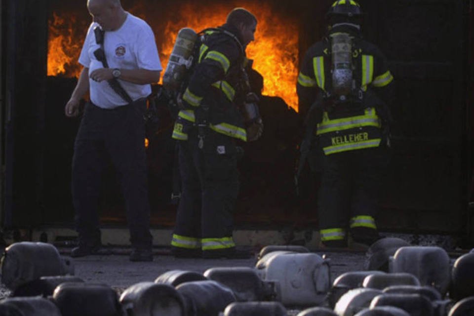 Explosões em usina de gás na Flórida deixa oito feridos