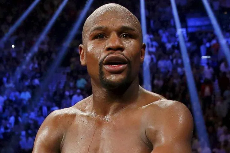 Floyd Mayweather após vencer a 'luta do século' contra o rival Manny Pacquiao (REUTERS/Steve Marcus)