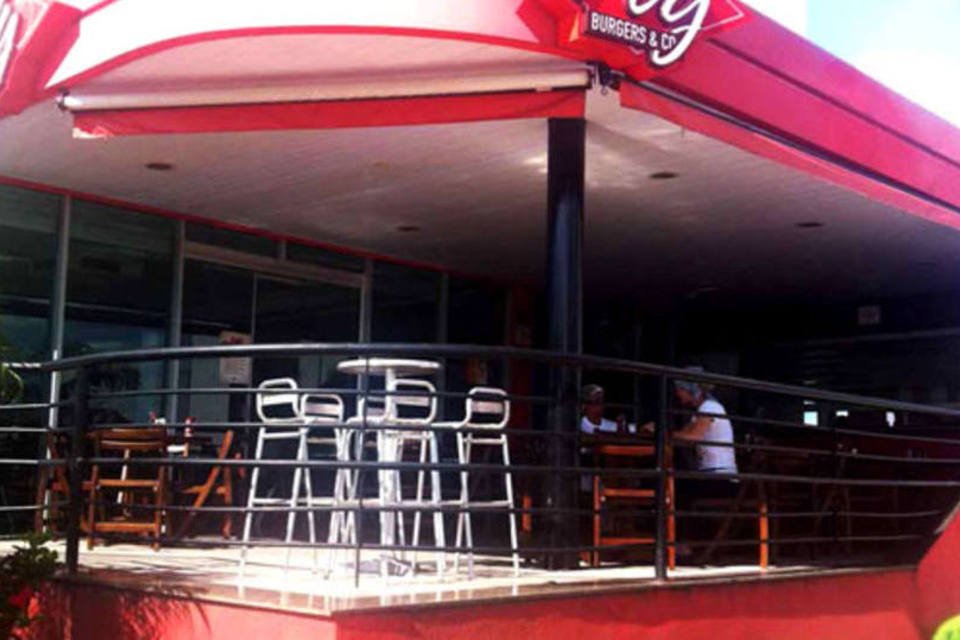 Lanchonete do interior Fly Burgers vira franquia