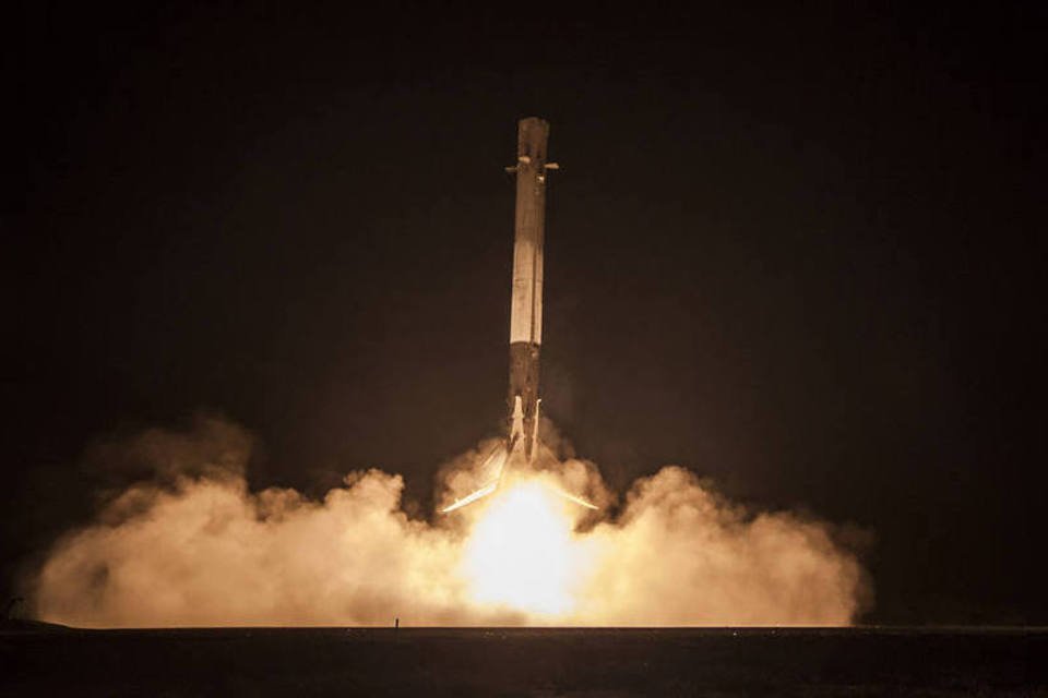 Como o pouso do foguete da SpaceX no mar muda viagem a Marte