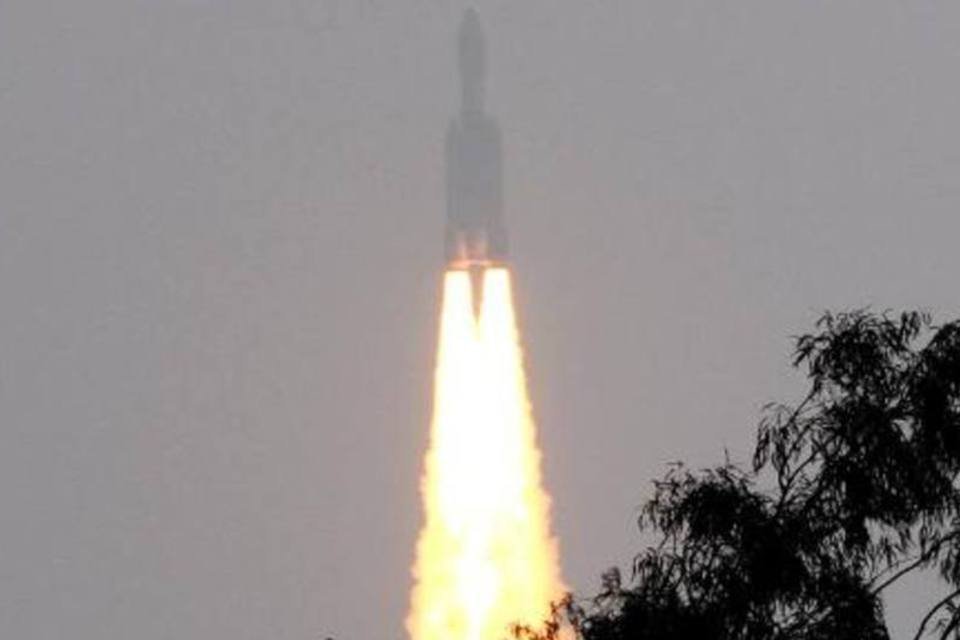 Índia testa foguete espacial com módulo para astronautas