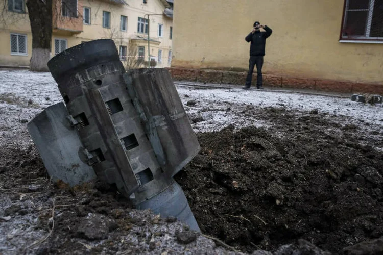 Foguete afundado em Kramatorsk: entre vítimas mortais, há civis e militares ucranianos (Gleb Garanich/Reuters)
