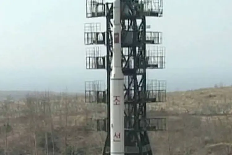 Um foguete do tipo Unha-2: estes satélites são necessários para o desenvolvimento econômico do país, destacou a KCNA, agência oficial norte-coreana
 (KCNA via KNS/AFP)