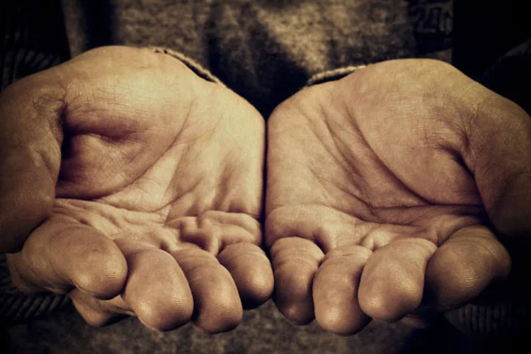 Mãos vazias: Brasil, Cuba e Uruguai são os três únicos países da região com porcentagens de pessoas com fome inferiores a 2,5% da população (Reprodução/Thinkstock)